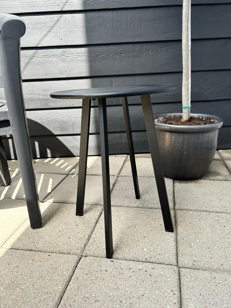 LEUK ZWART METAAL BIJZETTAFELTJE ….., Huis en Inrichting, Tafels | Bijzettafels, Minder dan 55 cm, Metaal of Aluminium, Rond, Zo goed als nieuw