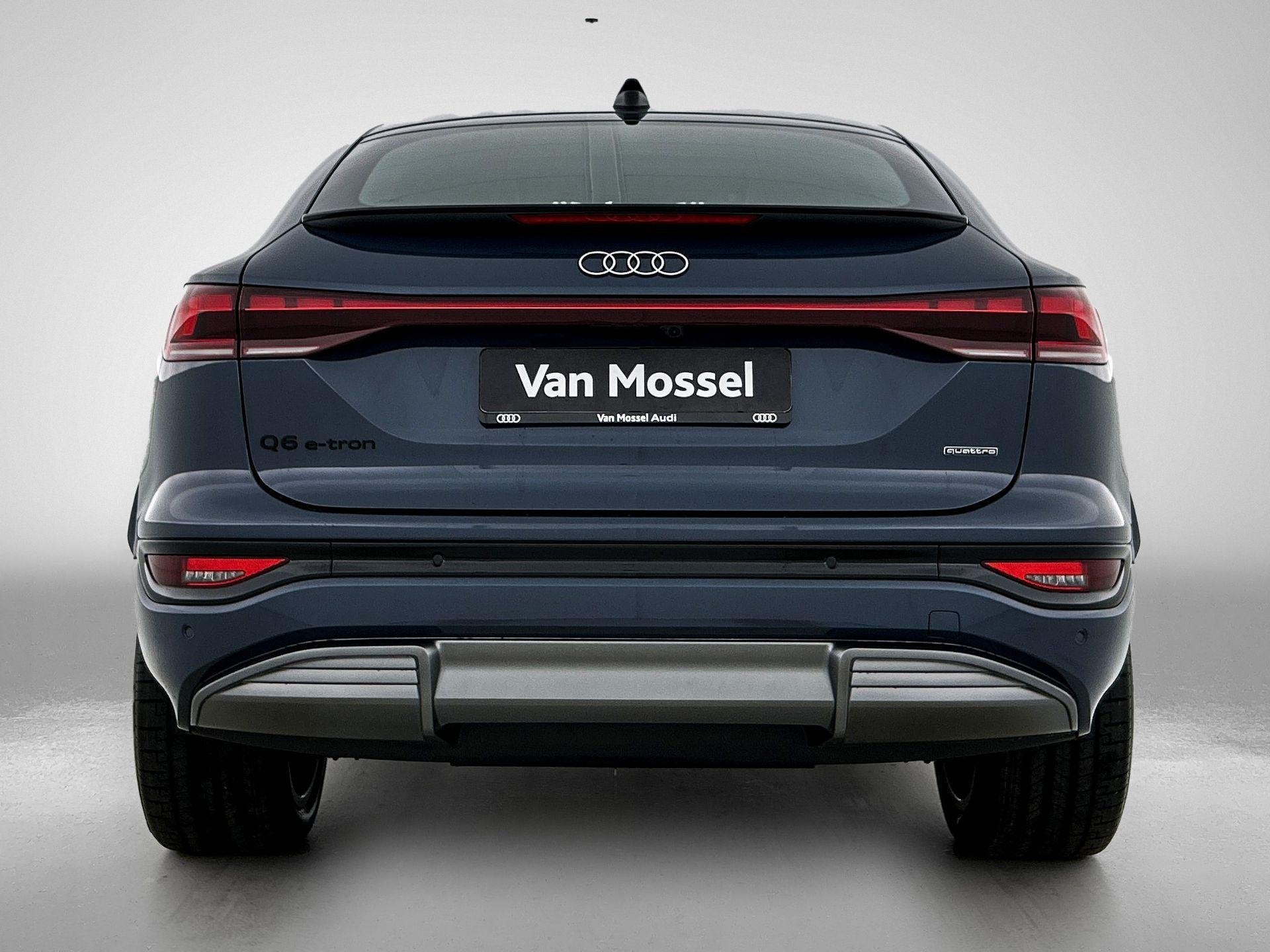 Audi Q6 e-tron S edition quattro 100 kWh, Auto's, Automaat, 101 pk, 100 kWh, Blauw