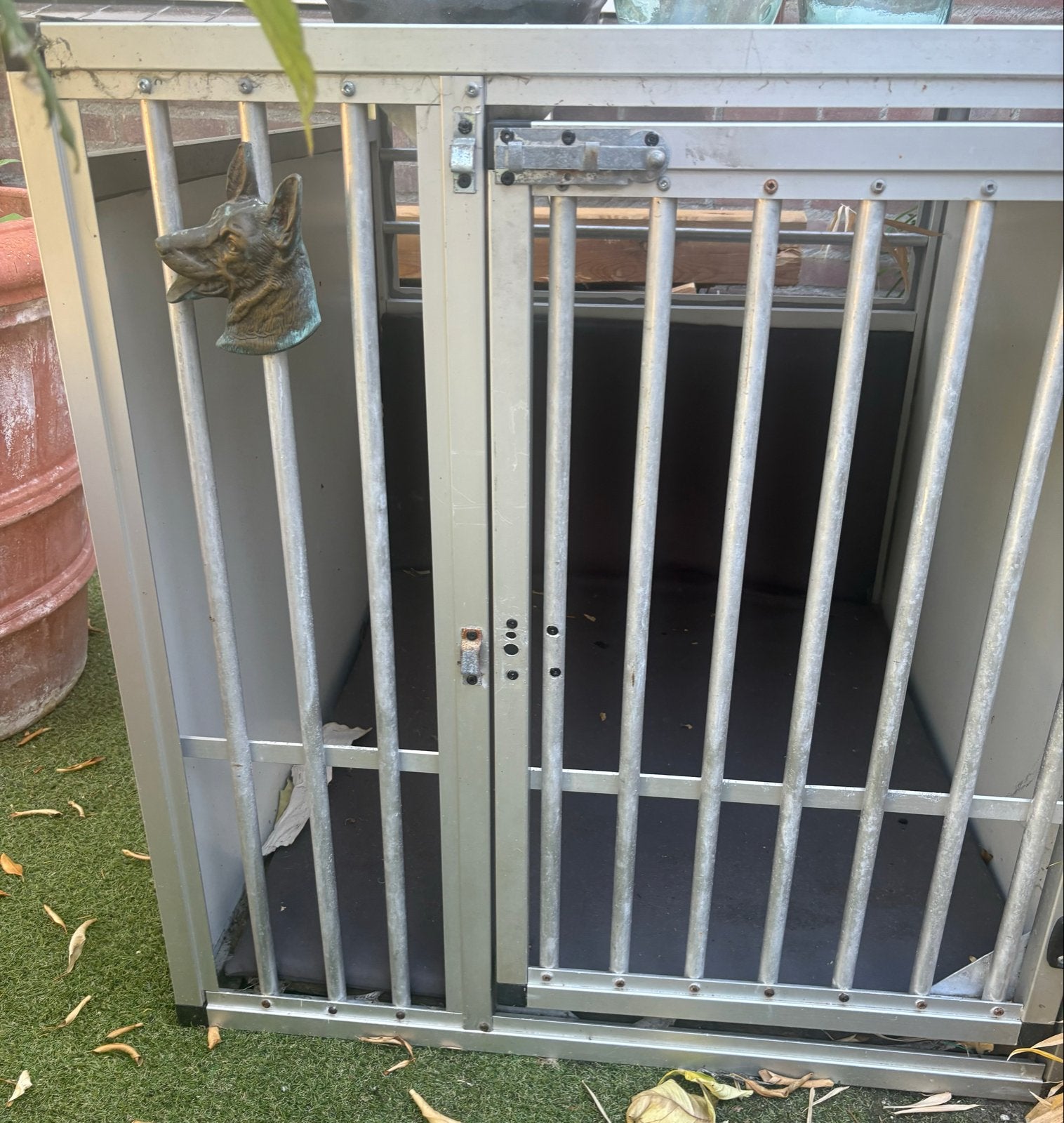 Titel: Stevige aluminium hondenkennel – €80, Ophalen of Verzenden