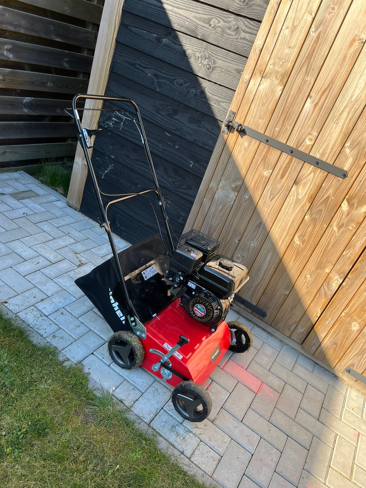 Verticuteermachine te huur, Ophalen, Zo goed als nieuw, Benzine