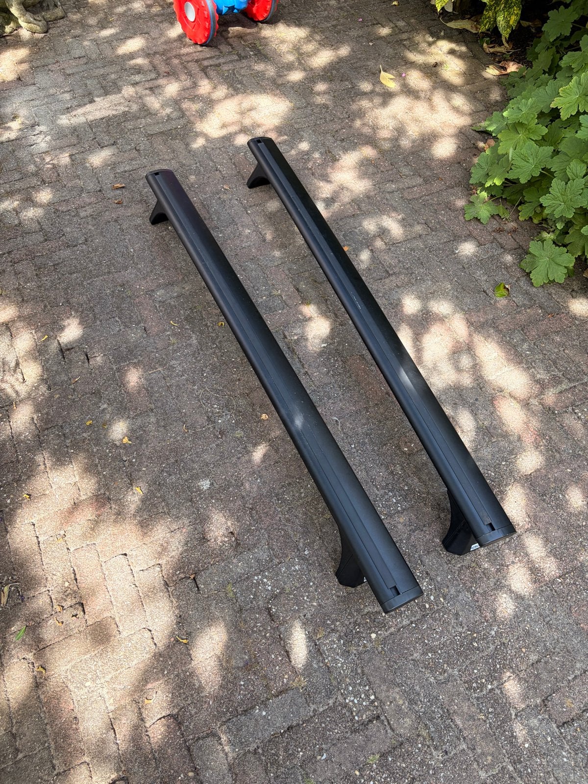 Cruz Airo Dark T-128 dakdragerset voor panoramadak, Ophalen, Zo goed als nieuw