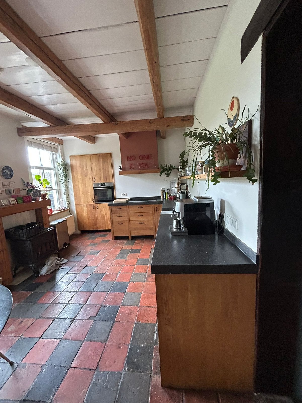 Massief houten keuken met inbouwapparatuur, Huis en Inrichting, Keuken | Complete keukens, Gebruikt, Bruin, Hoekkeuken, Ophalen of Verzenden