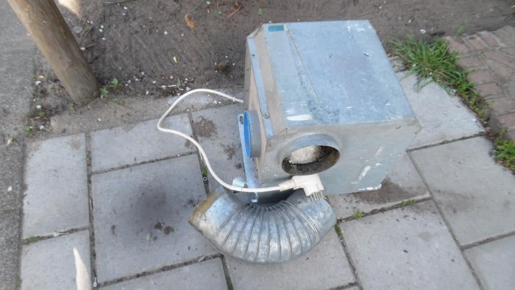 oud model afzuigbox / afzuigventilator op perilex  2 stuks, Ophalen, Gebruikt, Afzuiger