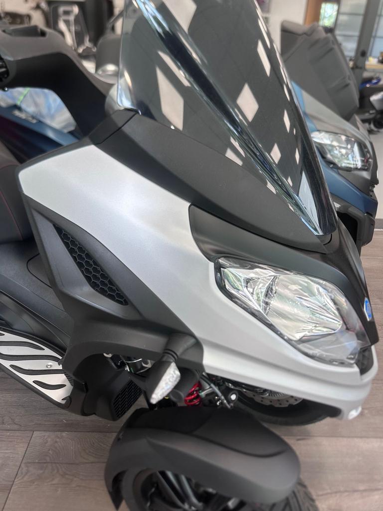 Piaggio MP3 Sport 300 HPE - Nieuwstaat, Fietsen en Brommers, Scooters | Piaggio, Ophalen, Overige modellen, Maximaal 45 km/u, Nieuw