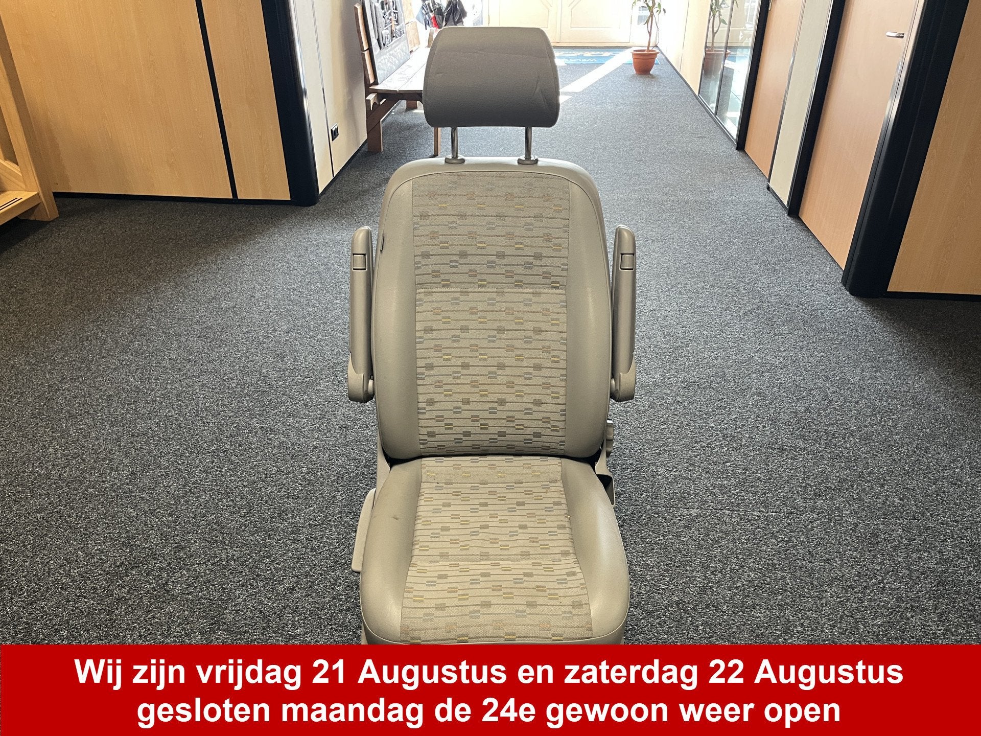 bijrijders stoel Volkswagen Transporter Passagiersstoel Comf, Dani Autobedrijven B.V., Gebruikt, Verkoop@daniautomobielen.nl, Ootmarsumseweg 110
7665SE  ALBERGEN, NL