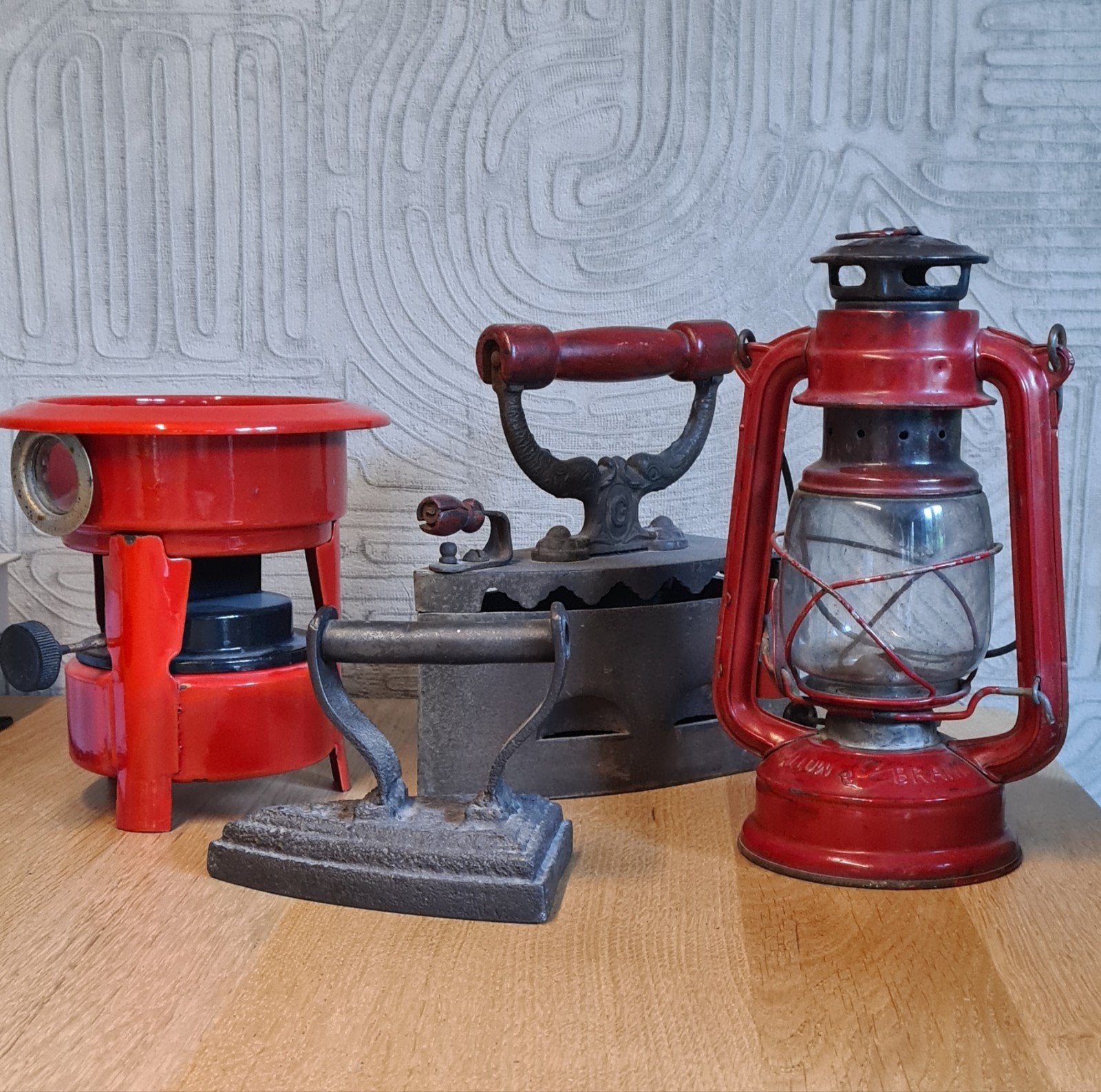 Antieke olielamp, petroliumstel en 2 strijkbouten, Antiek en Kunst, Ophalen of Verzenden