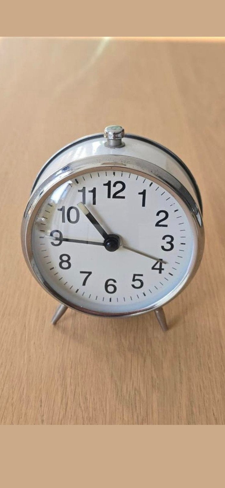 Prachtige Vintage / Retro Wekker wit-zilver €12.50, Ophalen of Verzenden