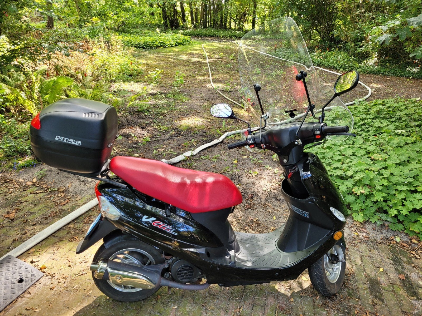 Peugeot V-Clic snorscooter met scherm en topkoffer, Ophalen, Overige modellen, Benzine