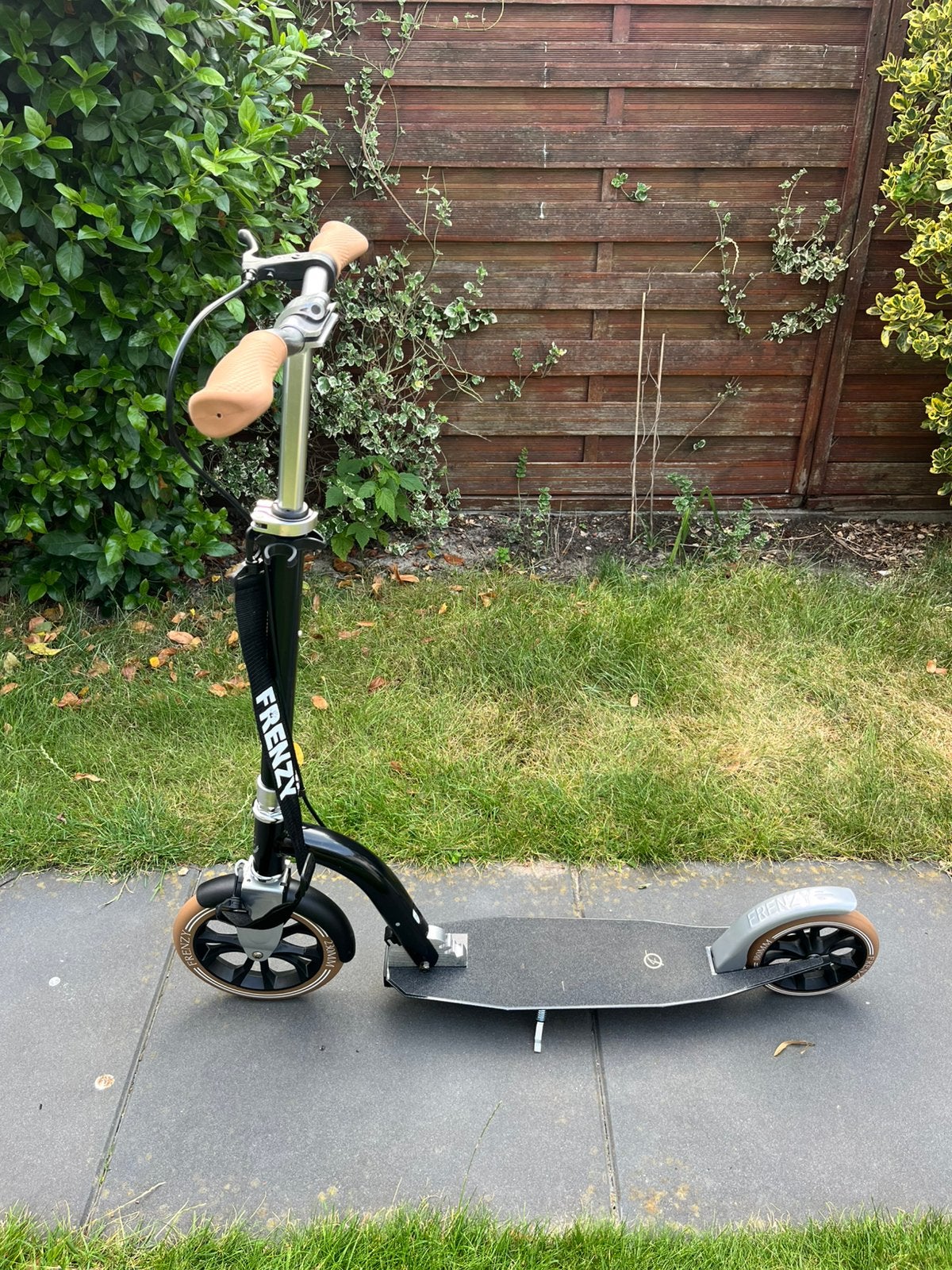 Frenzy 230mm Dual Brake step voor volwassenen, Fietsen en Brommers, Steps, Ophalen, Zo goed als nieuw, Gewone step