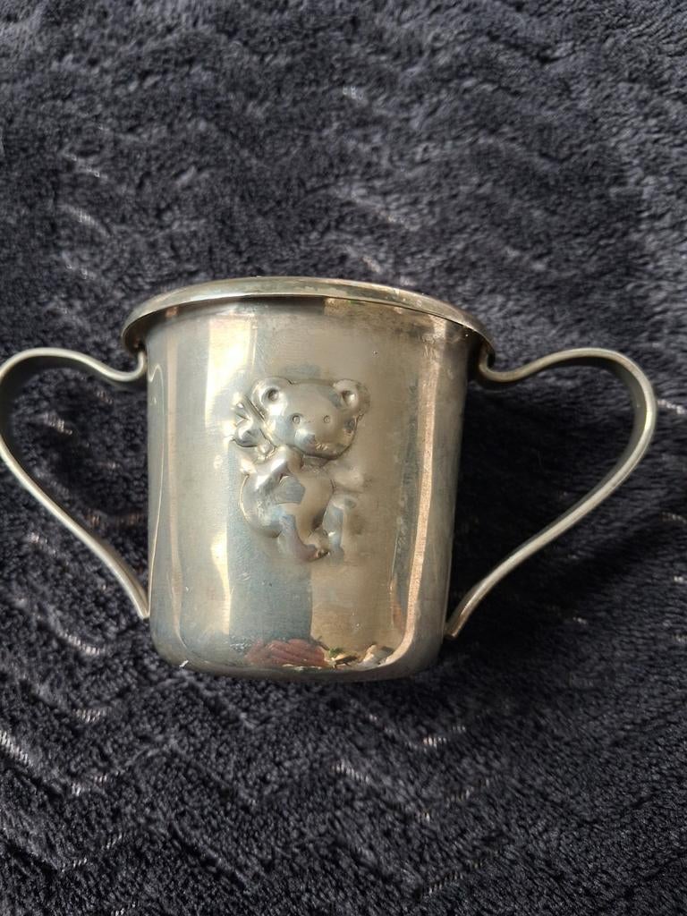 Vintage verzilverd Kinderbeker met Beer Reliëf, Antiek en Kunst, Ophalen of Verzenden, Zilver
