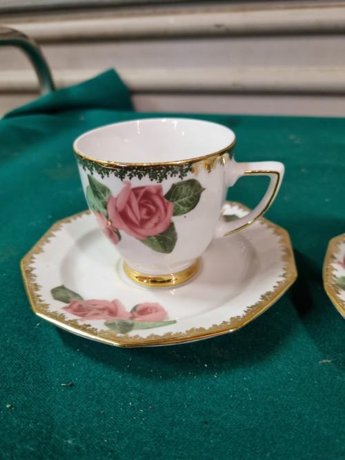 Kop en schotel winterling bavaria rozen, Ophalen of Verzenden, 'T Olde Gre-j, Info@toldegrej.nl, Endepoelstraat 20f Didam