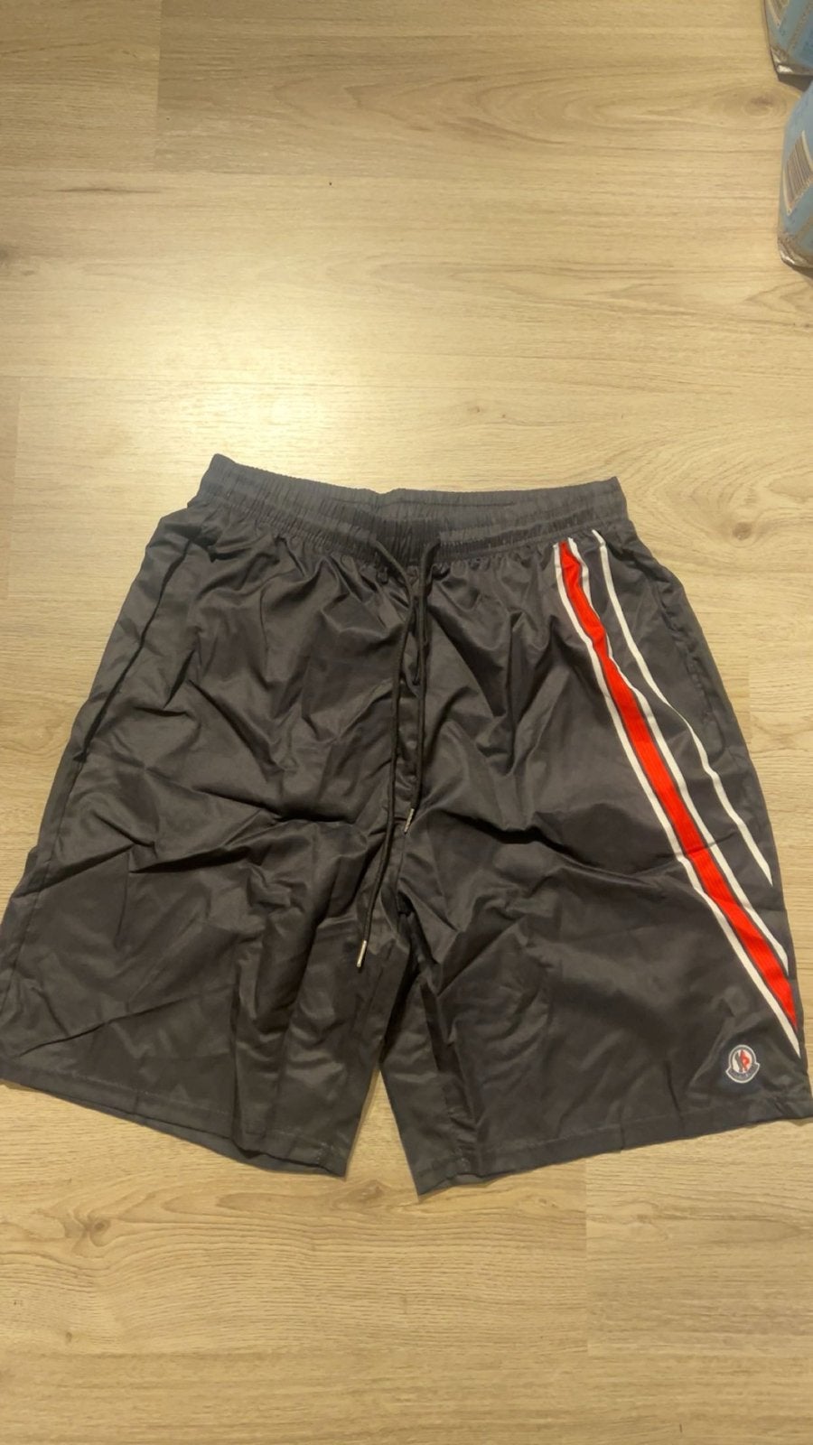 Moncler Zwemshort Zwart met Rode en Witte Strepen, Ophalen of Verzenden, Maat 56/58 (XL), Zwart, Zwemshort