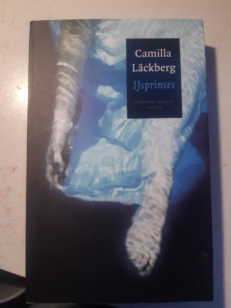 Camilla Lackberg-ijsprinses (Z212-34), Ophalen of Verzenden, Zo goed als nieuw