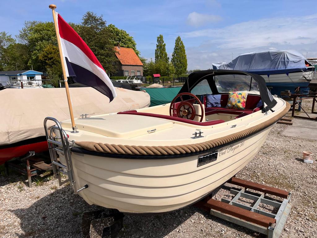 Sloep Oud Huyzer 560, Watersport en Boten, Sloepen, Zo goed als nieuw, Tender, Oud Huijzer, Elektrische start, Kussenset, Zwemtrap/-plateau
