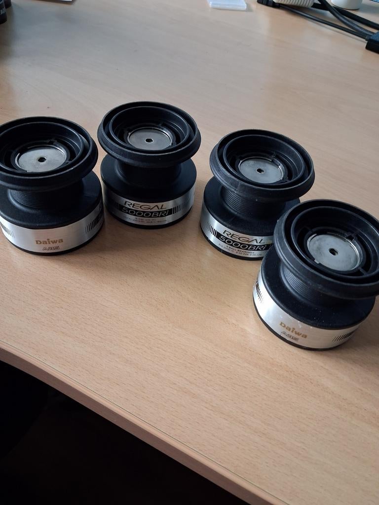 4x Reservespoel Daiwa Regal 5000BRI, Watersport en Boten, Ophalen of Verzenden, Molen