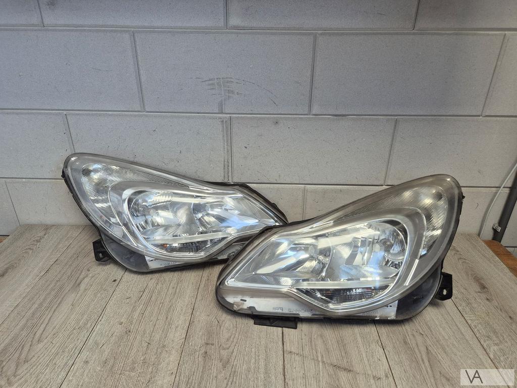 Opel Corsa D 2010 - 2014 koplamp links rechts FACELIFT €75st, Gebruikt, -, -, Opel