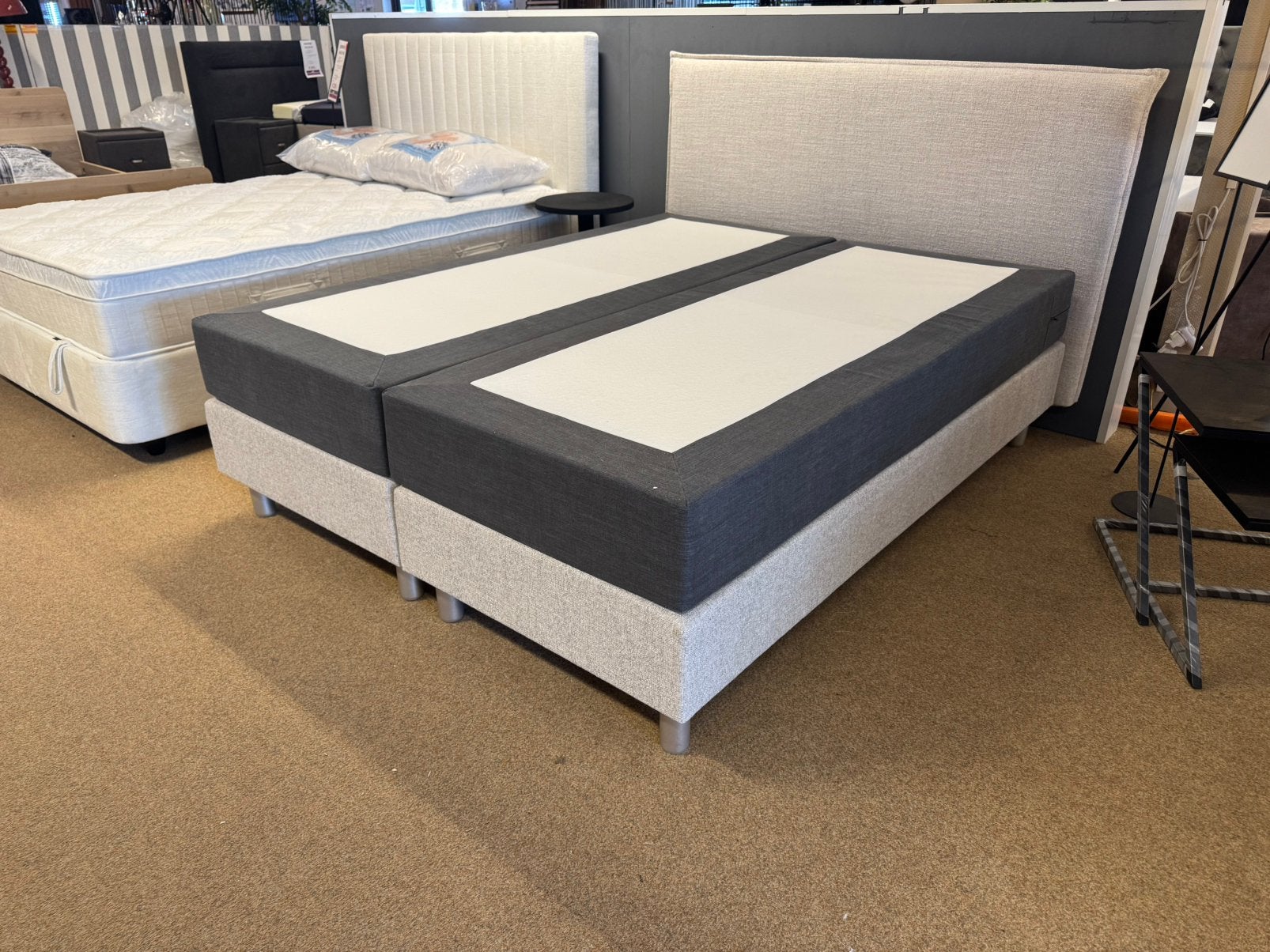 Boxspring 160 x 200cm Beige/Grijs  €495,- Direct/Leverbaar, Ophalen, Beige, Mwonenenslapen, Mwonenenslapen@ziggo.nl