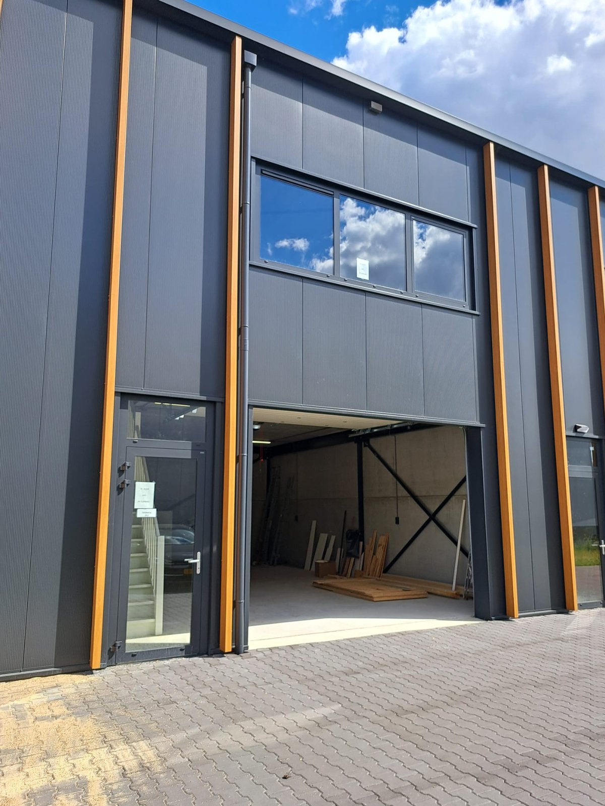 Te Huur.  165m.  Bedrijfsruimte opslag, 165 m², Huur, Bedrijfsruimte