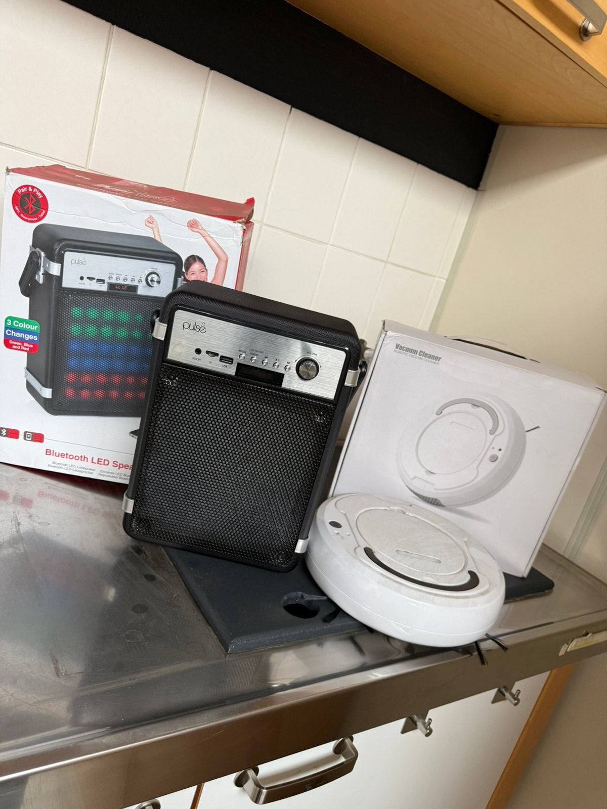 Opruimingspartij - Bluetooth speaker & draadloze robotstofz, Ophalen of Verzenden, Zo goed als nieuw, Detector, Sensor of Melder