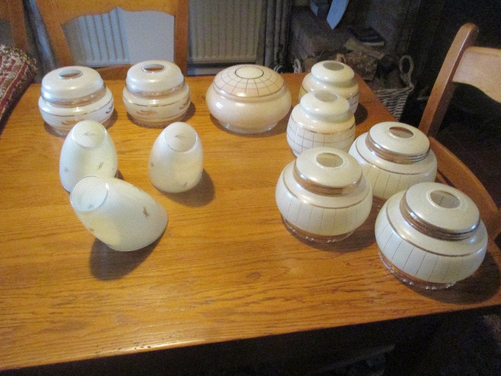 Antieke lampenkapjes, Ophalen