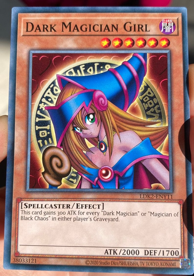 Yu-Gi-Oh! Dark Magician Girl Legendary Print !, Hobby en Vrije tijd, Verzamelkaartspellen | Yu-gi-Oh!, Ophalen of Verzenden, Zo goed als nieuw