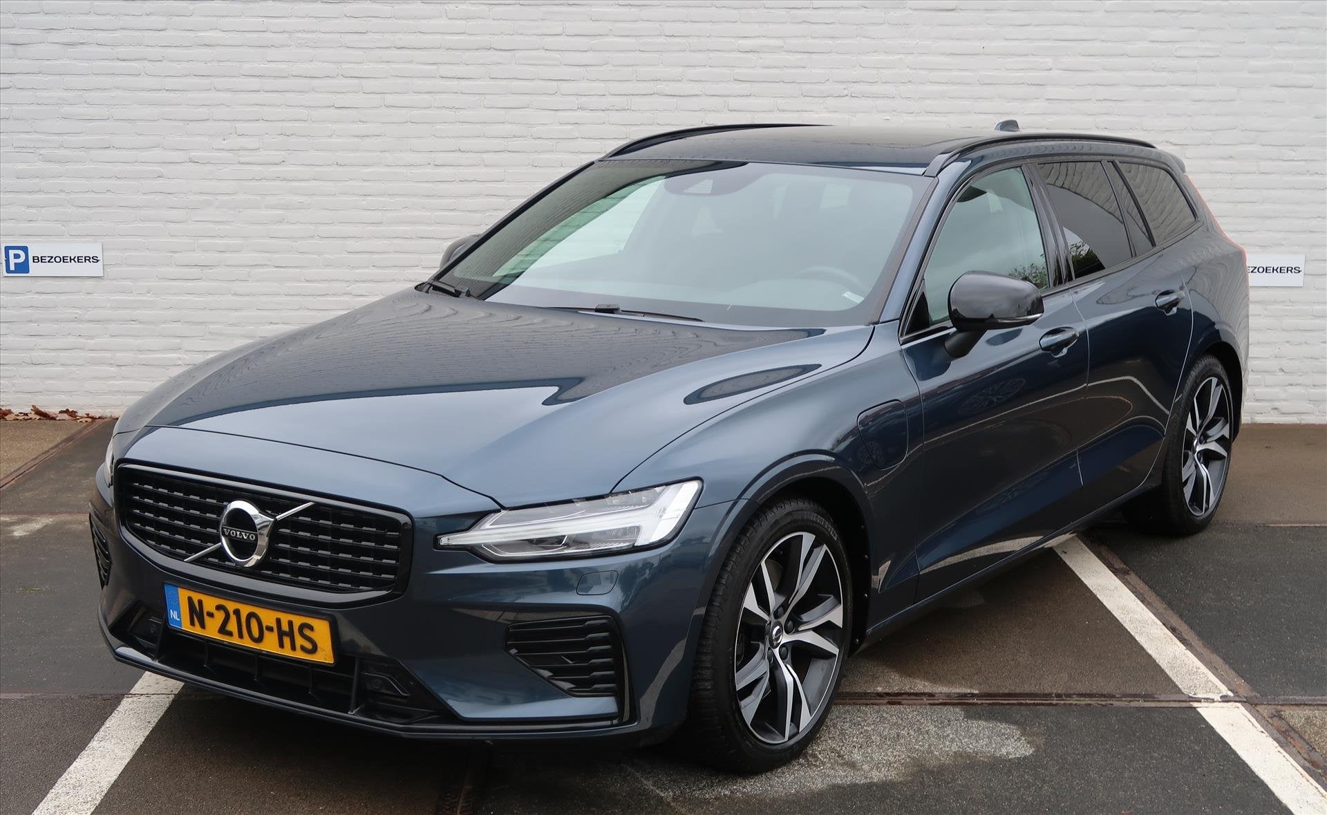 VOLVO V60 T6 Twin Engine 340pk AWD Geartronic R-Design I Pan, Auto's, Volvo, Automaat, Gebruikt, 4 cilinders, Blauw