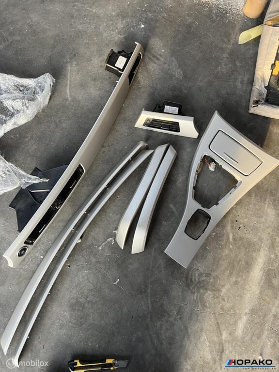Interieurlijsten set origineel grijs BMW 3-serie E90 E91 LCI, Gebruikt, Ophalen of Verzenden, BMW, BMW