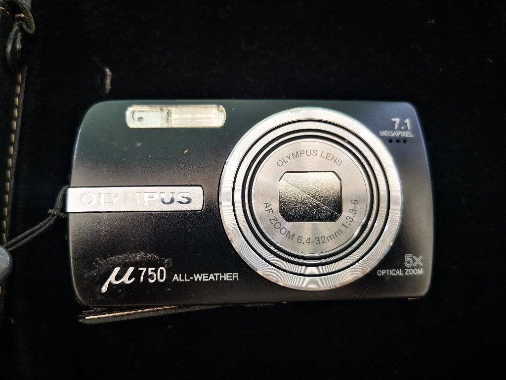 vintage Olympus Y2K digitalecamera Spatwaterdicht fotografie, Ophalen of Verzenden, Gebruikt, Compact, Olympus