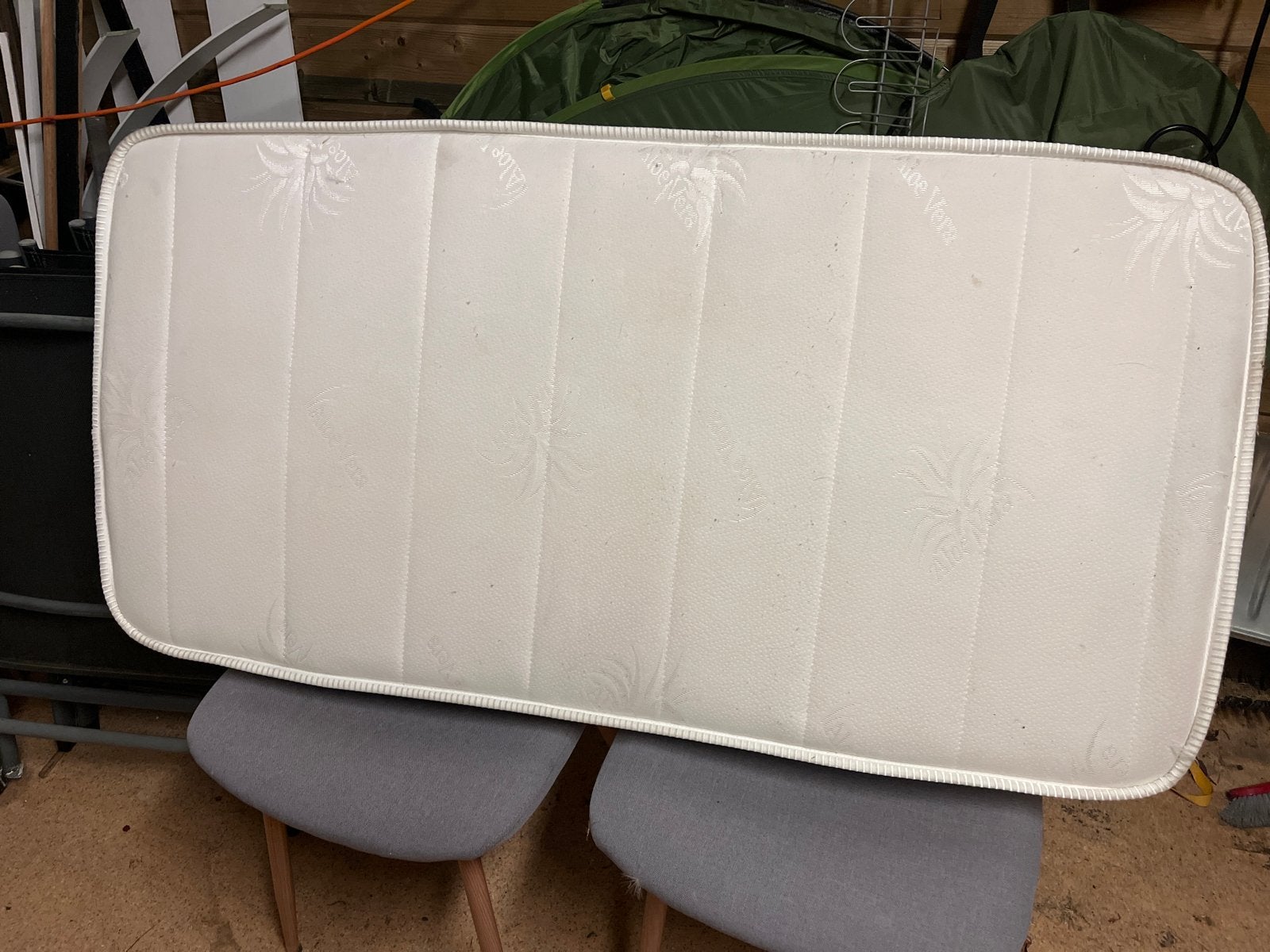 Gratis kinder babymatras (60x120x15 cm) met bloedvlek, Ophalen, Gebruikt, 70 cm of minder, 190 cm of minder