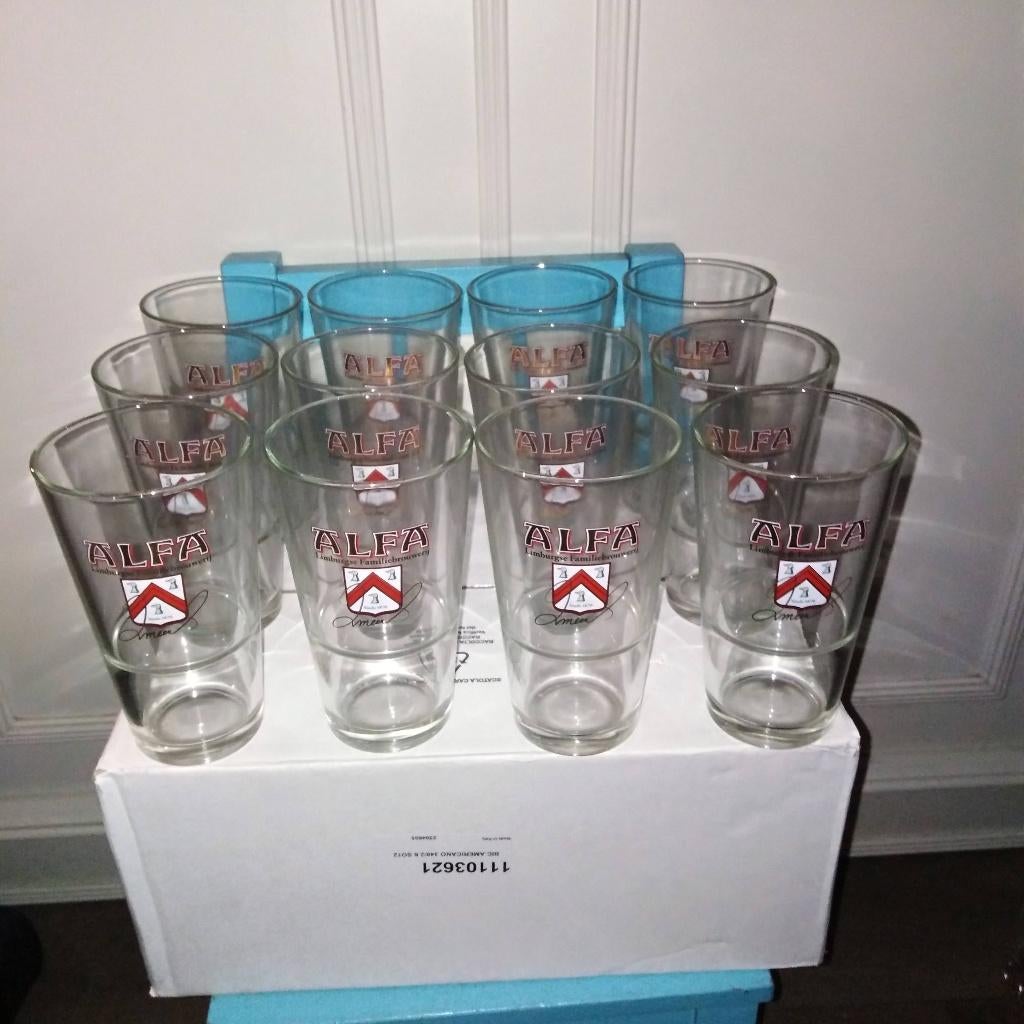 Alfa bierglazen Limburgse familiebrouwerij 12 stuks, Verzamelen, Biermerken, Ophalen, Zo goed als nieuw, Glas of Glazen, Overige merken