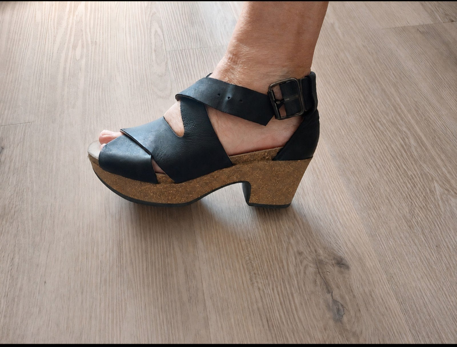 zwart leren design sandalen maat 38, Ophalen of Verzenden, Zo goed als nieuw, Zwart, Sandalen of Muiltjes