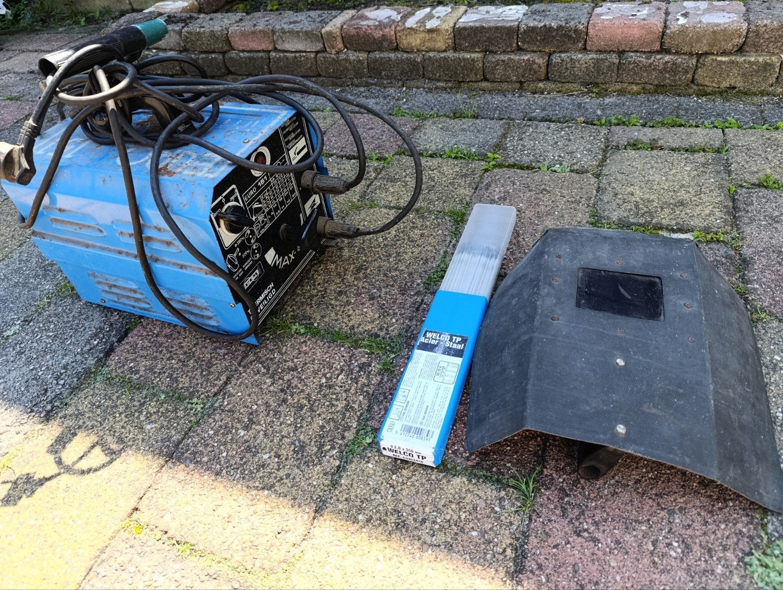 EURO 1511 Lasapparaat met masker en elektroden, Doe-het-zelf en Verbouw, Gereedschap | Lasapparaten, Ophalen of Verzenden, Gebruikt