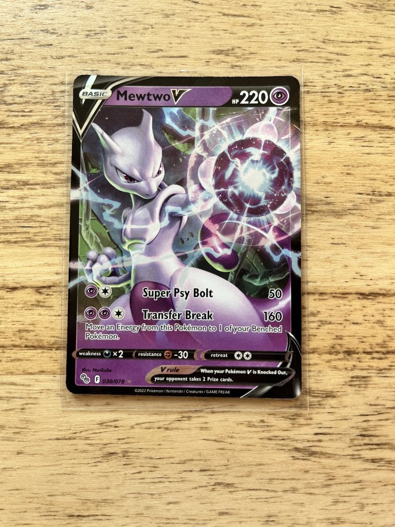 Mewtwo V (PGO 030) pokemon kaart, Ophalen of Verzenden, Zo goed als nieuw, Losse kaart, Foil