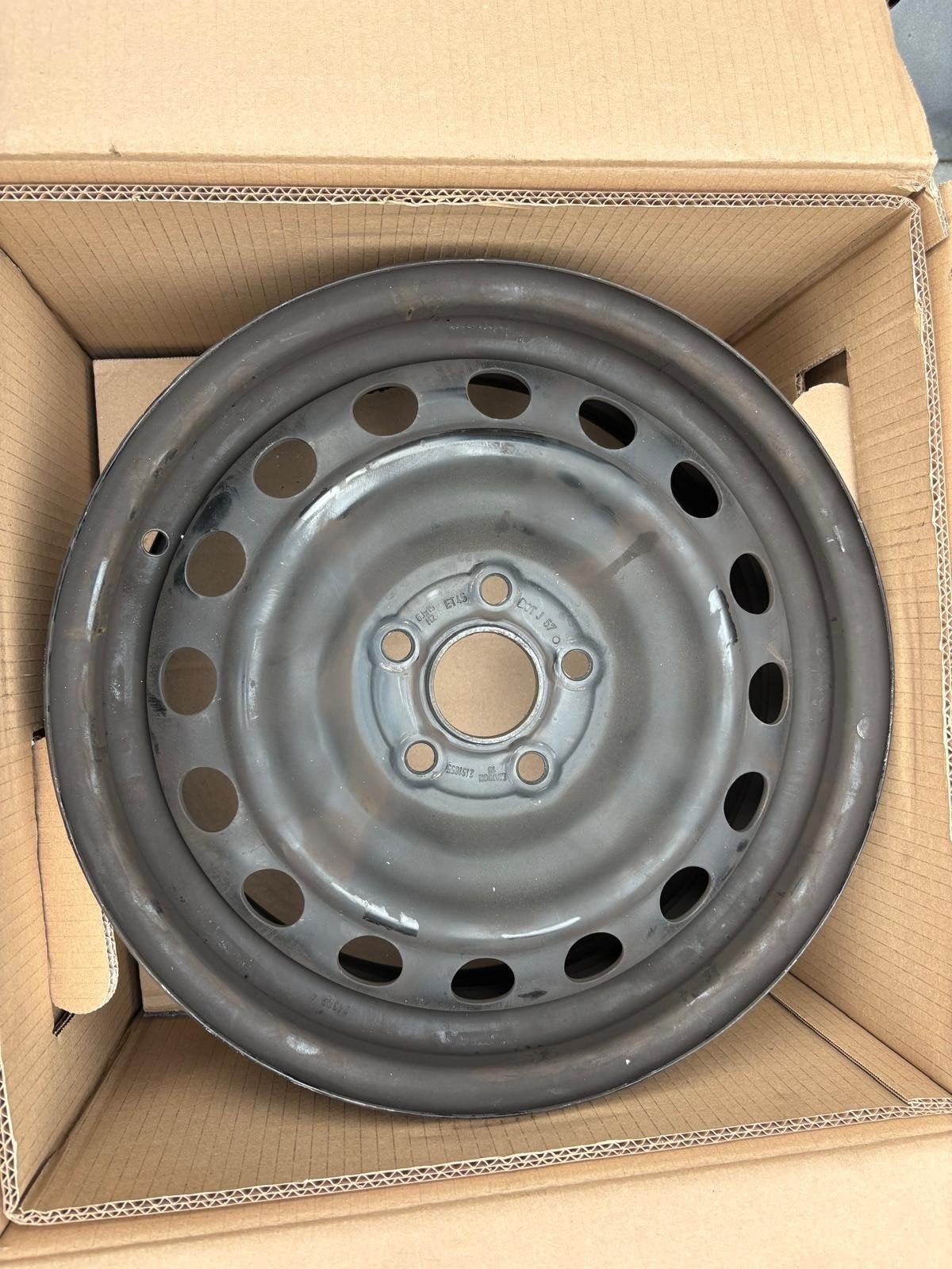 4 originele stalen velgen met wieldoppen Toyota Yaris 2023, Auto-onderdelen, Ophalen, Gebruikt, 15 inch, Velg(en)