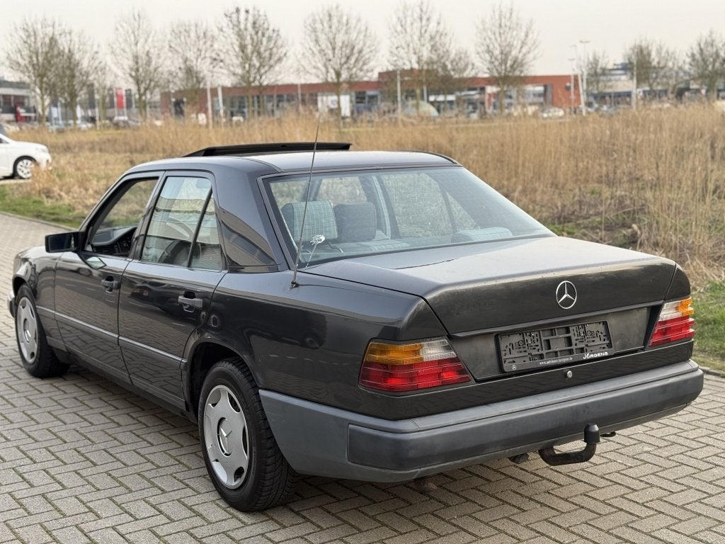Mercedes-Benz E-Klasse 200-500 250D Oldtimer | CV | STOELVER, foto 6