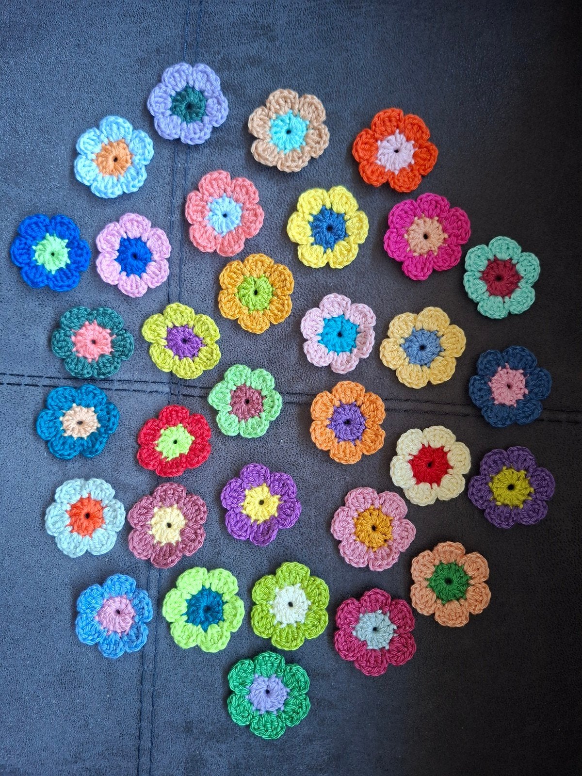 gehaakte bloemetjes 30 stuks, Hobby en Vrije tijd, Ophalen of Verzenden, Nieuw, Haken, Overige typen