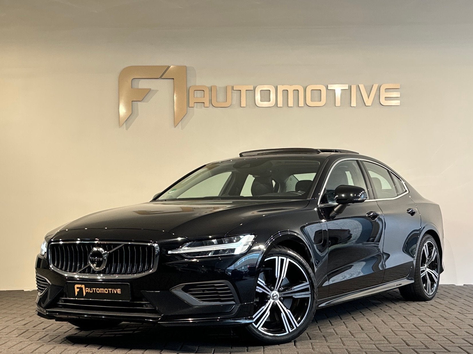 Volvo S60 2.0 Recharge T8 AWD Inscription Pano|Memory|Bowers, Auto's, Automaat, Dealer onderhouden, Gebruikt, Euro 6