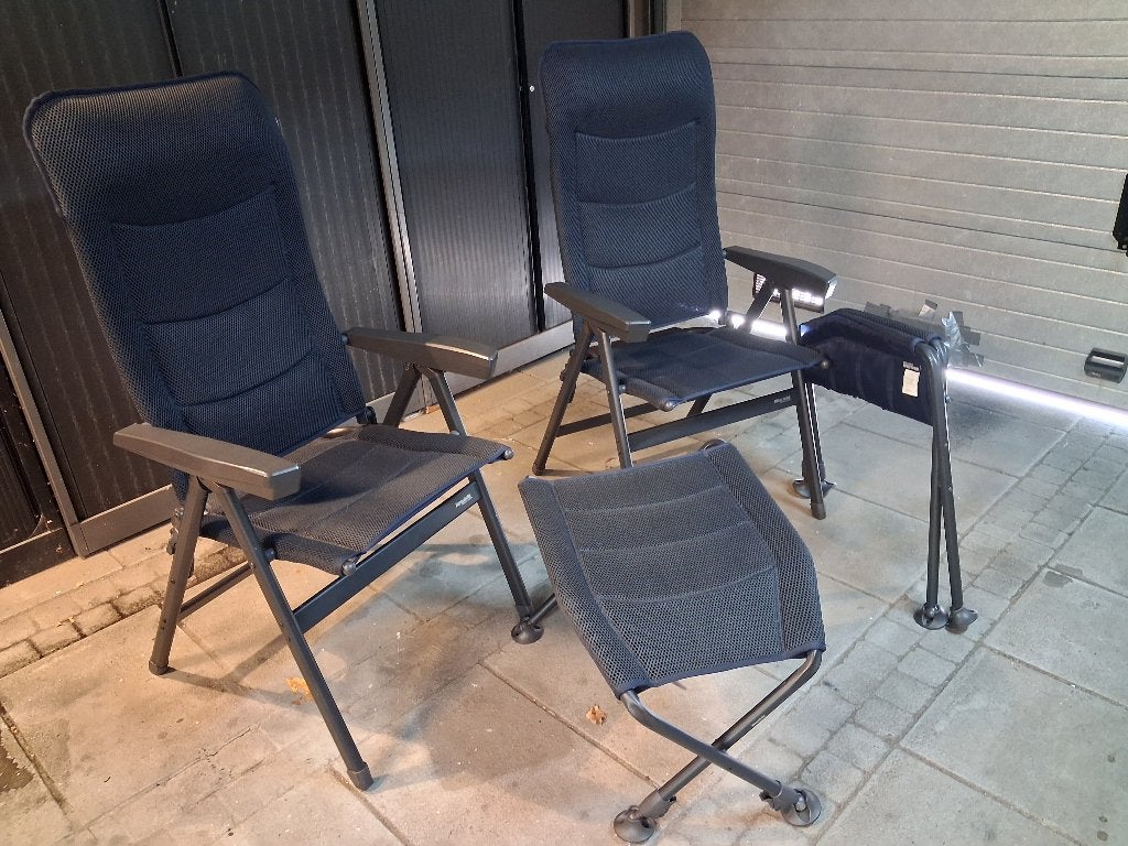 2 stuks Westfield kampeer  stoelen + voetbankjes Night Blue, Ophalen, Zo goed als nieuw, Campingstoel
