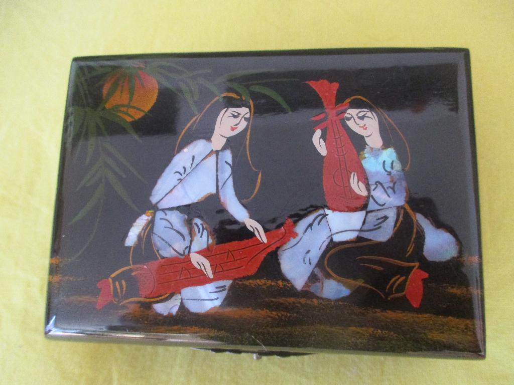 Lakdoosje met parelmoer, Antiek en Kunst, Ophalen of Verzenden