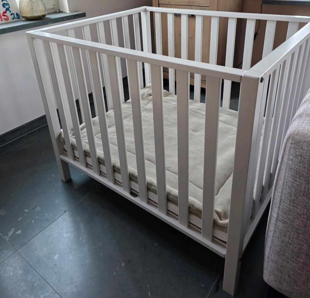 TWF box zonder lade met boxkleed en matras, Ophalen, Zo goed als nieuw, Boxkleed