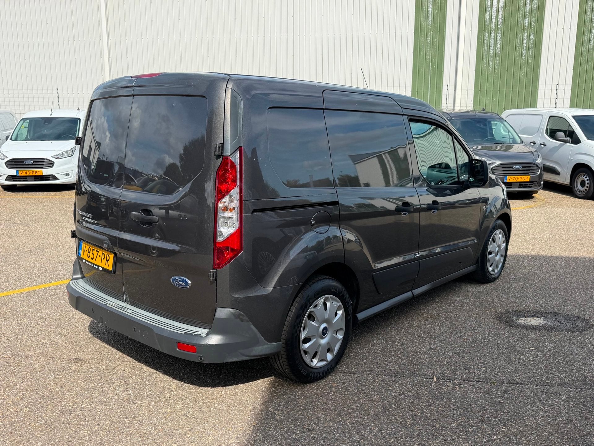 Ford Transit Connect 1.5 TDCI 101PK L1 Trend / Sync 3 / 3 zi, Gebruikt, 4 cilinders, Origineel Nederlands, Bedrijf