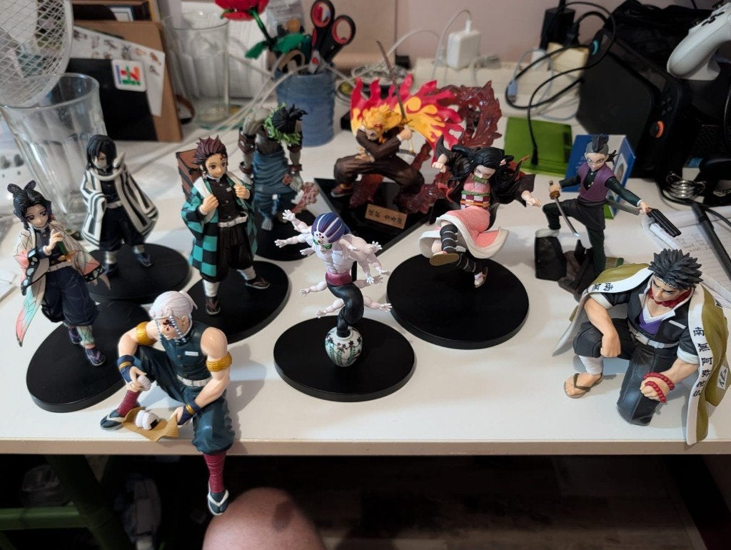 Demon slayer diverse figuren figures (rengoku, tanjiro), Verzamelen, Ophalen of Verzenden, Zo goed als nieuw