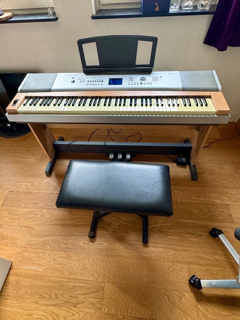 Yamaha DGX-630 digitale piano 88 toetsen + standaard/pedalen, Ophalen, Gebruikt, 88 toetsen, Yamaha