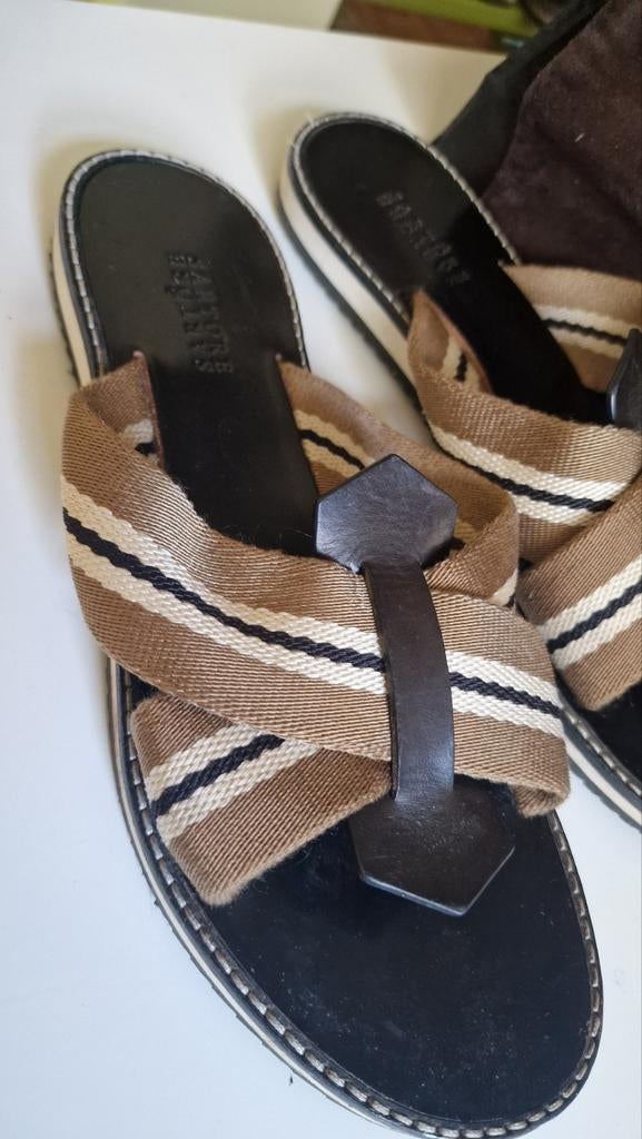 Sartore dames slippers 37,5, Kleding | Dames, Ophalen of Verzenden, Zo goed als nieuw, Beige, Sneakers of Gympen