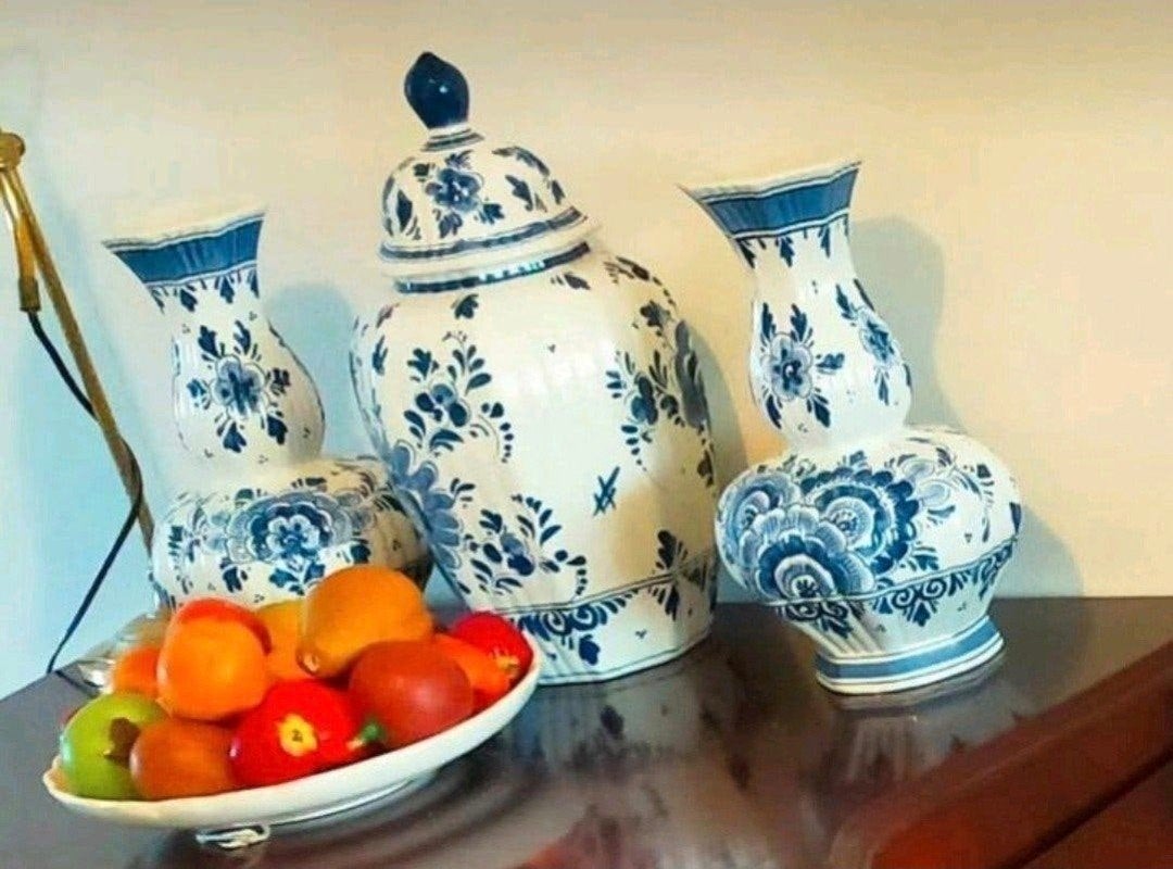 Set van 3 Delfts blauwe vazen en pot met deksel, Ophalen of Verzenden
