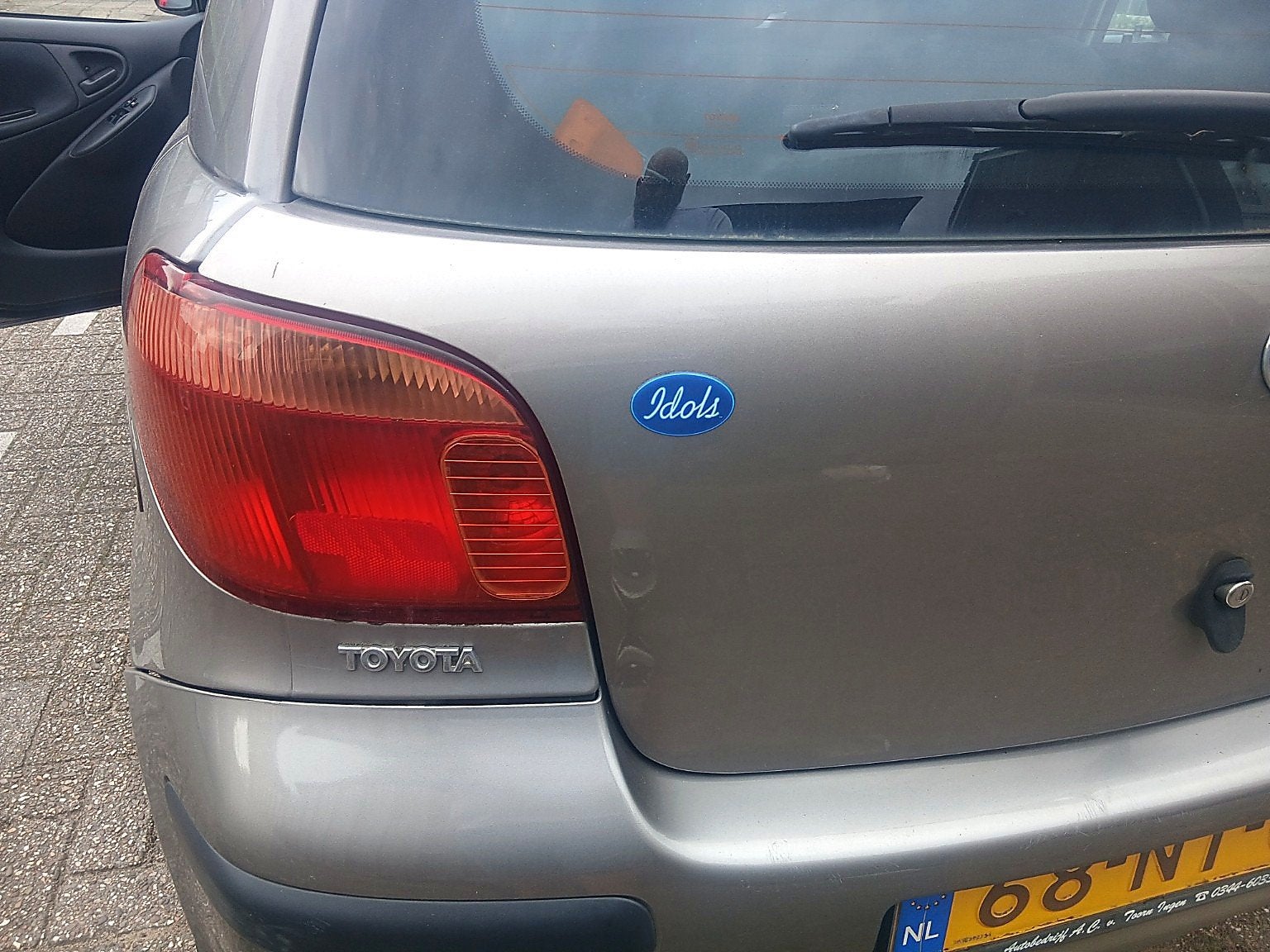 Foto 12 van Toyota Yaris 1.3 87pk zuinige, lage 143000km!