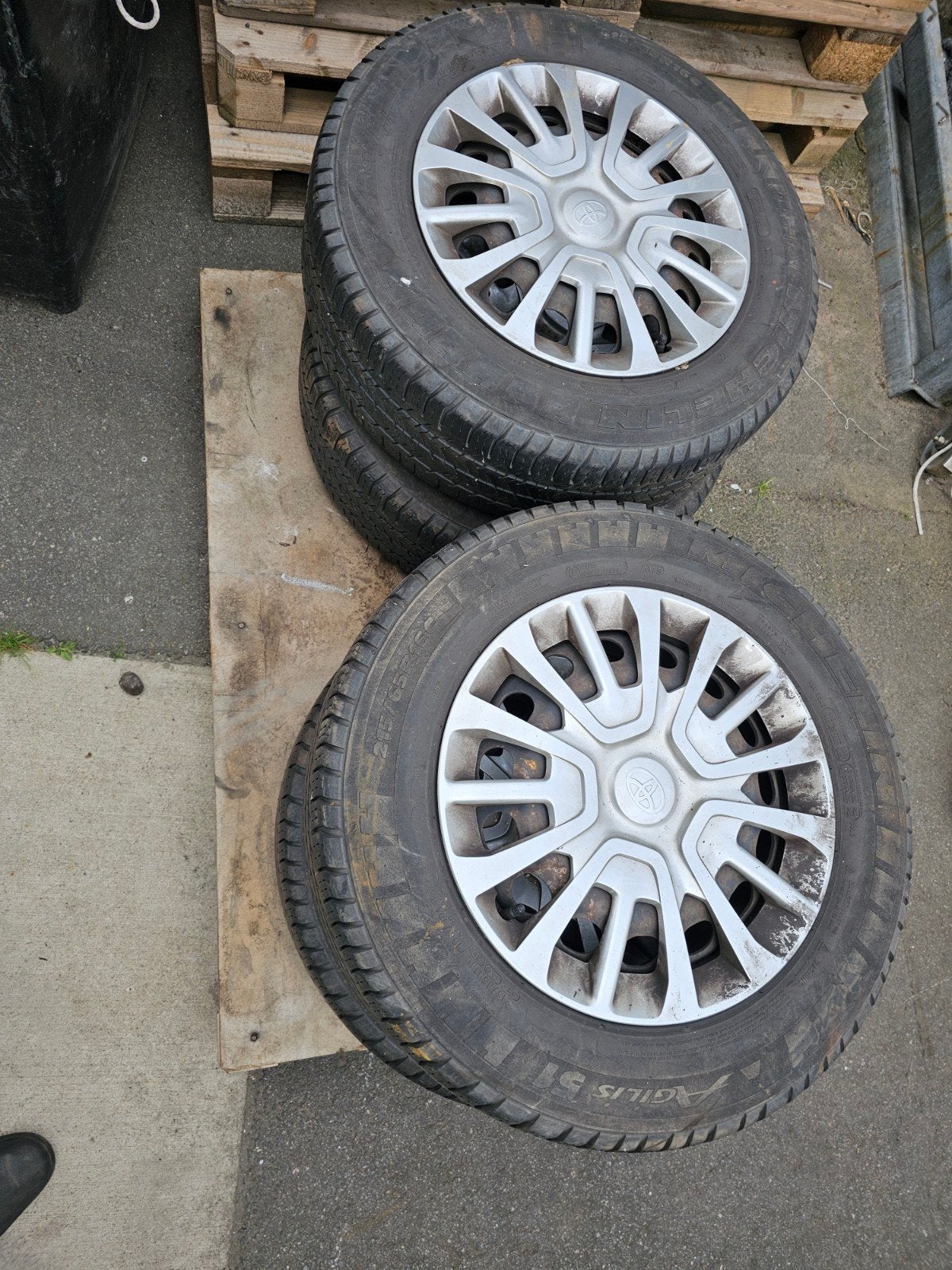 4 stalen velgen met banden 215/65-R16 Toyota proace, Auto diversen, Ophalen