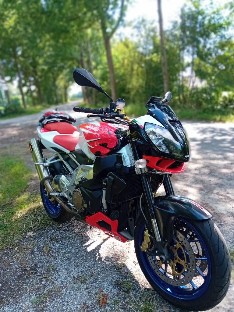 Aprilia Tuono 1000 RR | 2008 | 33.500 km | Akrapovič, Motoren, Motoren | Aprilia, 2 cilinders, Sportuitlaat, Motorrijbewijs A