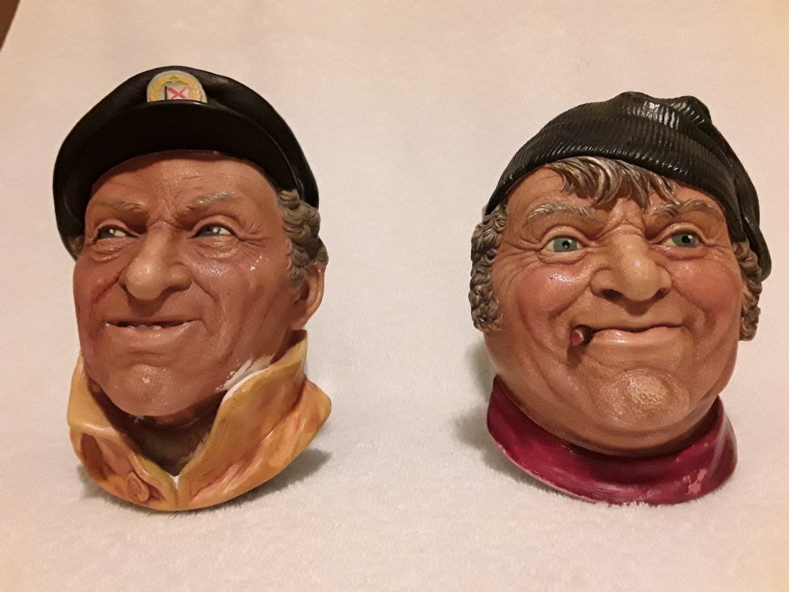 2 prachtig gedetailleerde vissers gezichten, Ophalen, Zo goed als nieuw