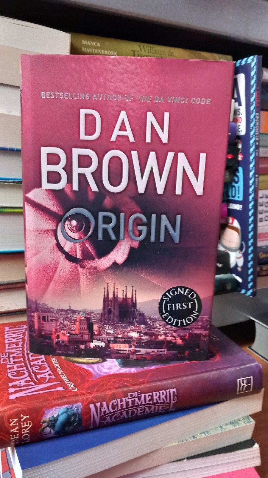 Dan Brown - Origin - Eerste editie gesigneerd, Ophalen of Verzenden, Gelezen, Dan Brown, Nederland